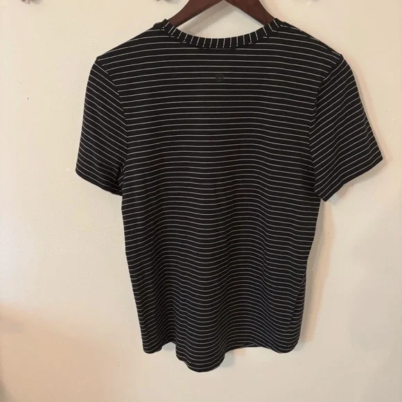 Lululemon - Love Curved-Hem Crewneck T-shirt Black and White Striped - Picture 3 of 8